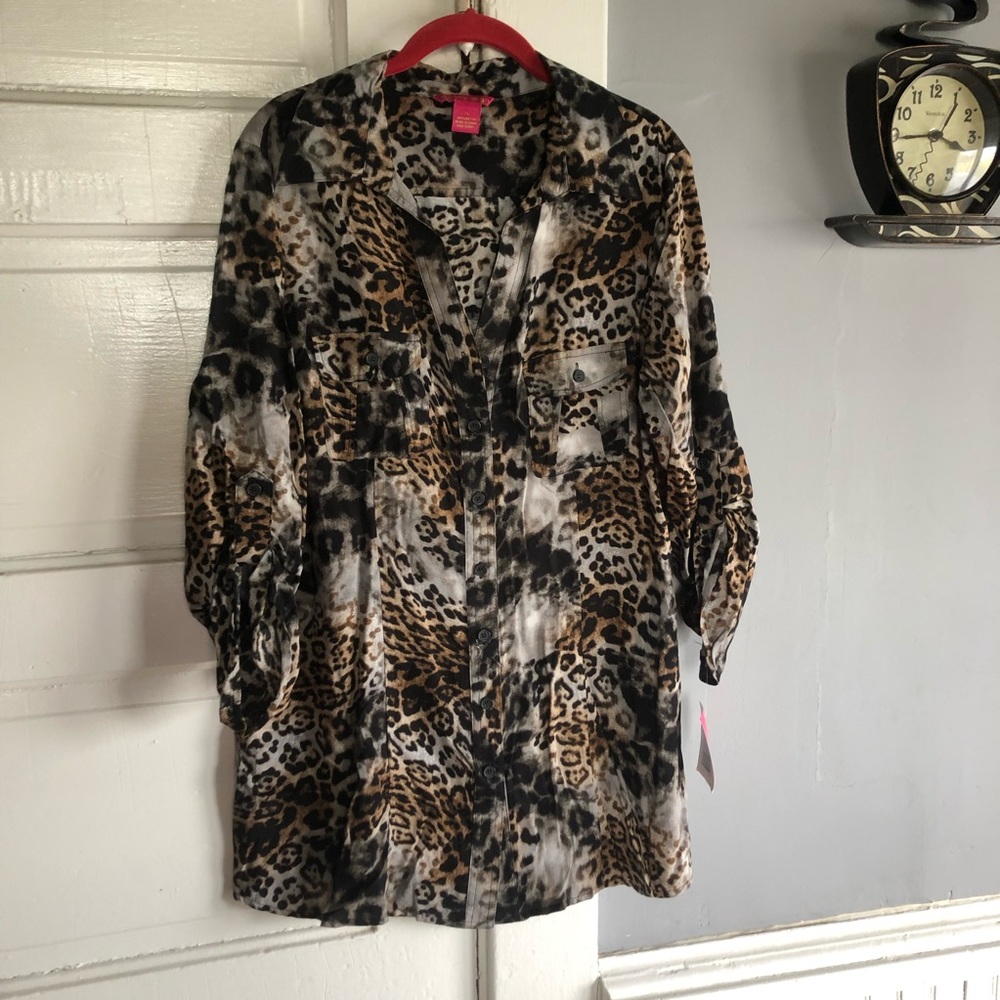 Women’s NWT Sunny Leigh Button-Down Blouse. Sz xl.